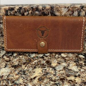 Coastal Hill Leather Goods Tan Card Holder